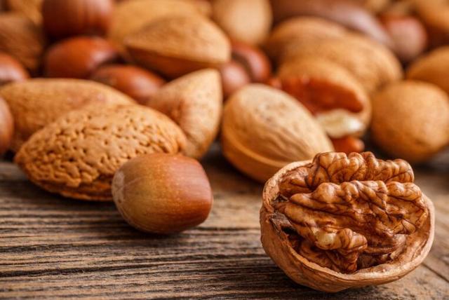 干果补血养肾健脾胃 你适合吃哪些坚果？